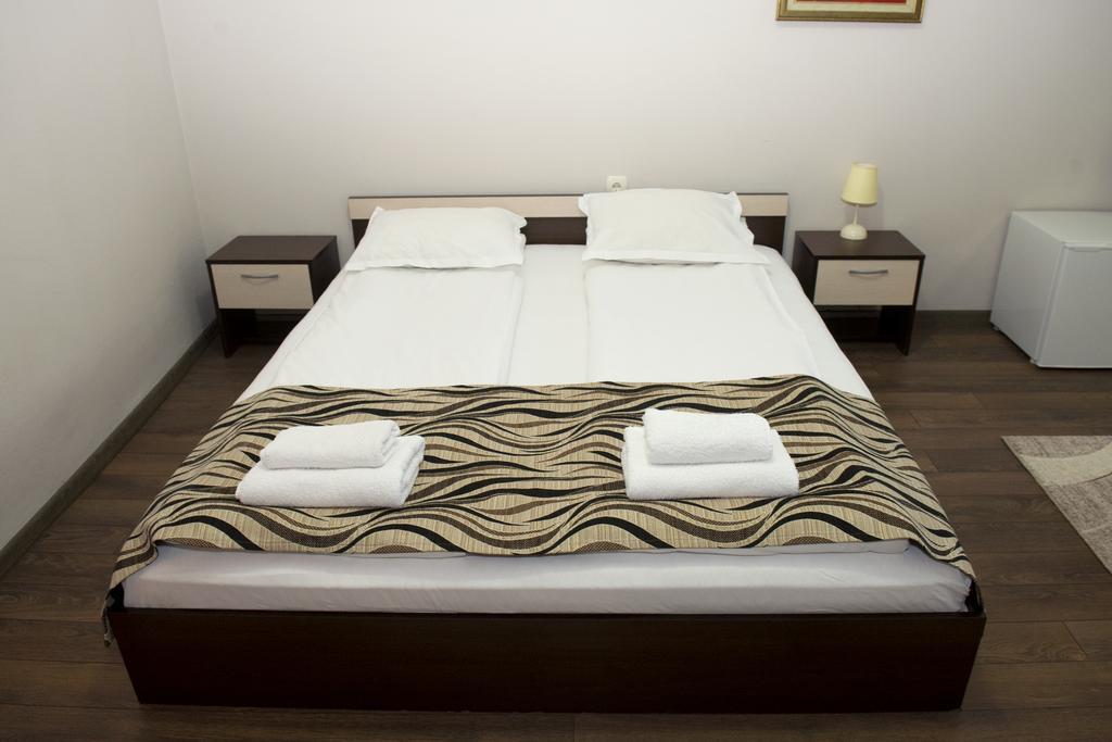 St.St. Constantine And Helena Hotel Sandanski Bagian luar foto