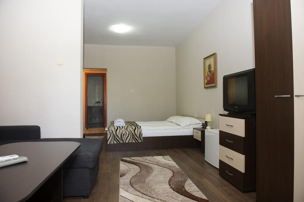 St.St. Constantine And Helena Hotel Sandanski Bagian luar foto