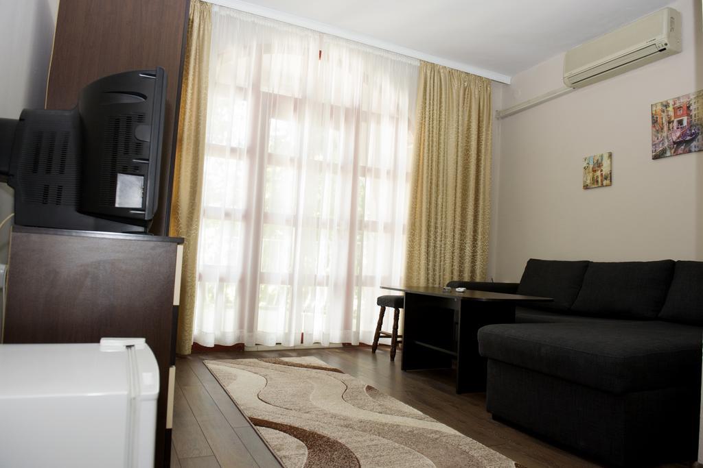 St.St. Constantine And Helena Hotel Sandanski Bagian luar foto