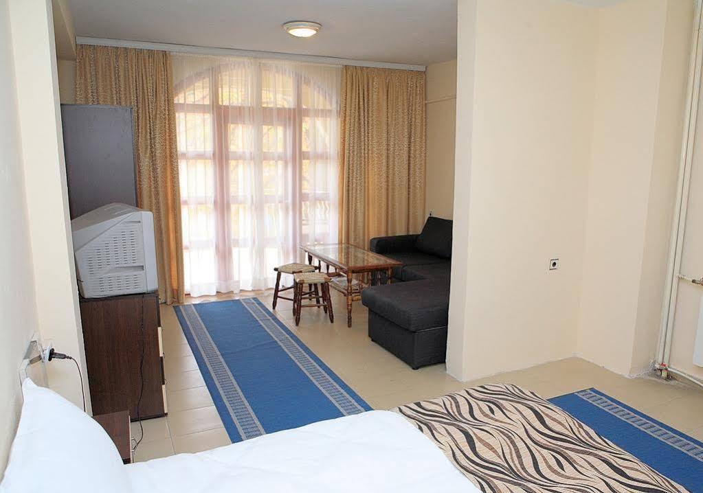 St.St. Constantine And Helena Hotel Sandanski Bagian luar foto