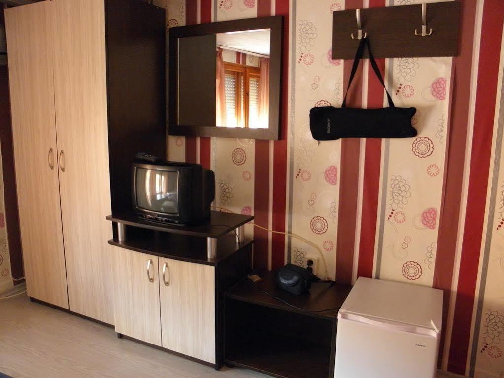St.St. Constantine And Helena Hotel Sandanski Bagian luar foto