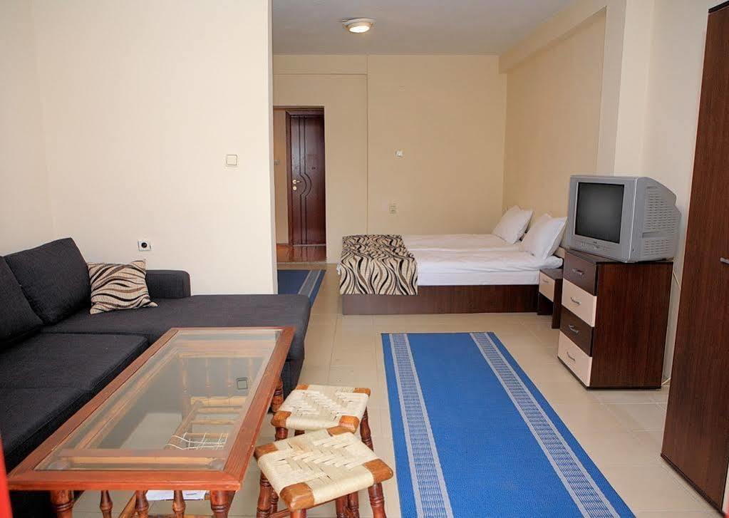 St.St. Constantine And Helena Hotel Sandanski Bagian luar foto